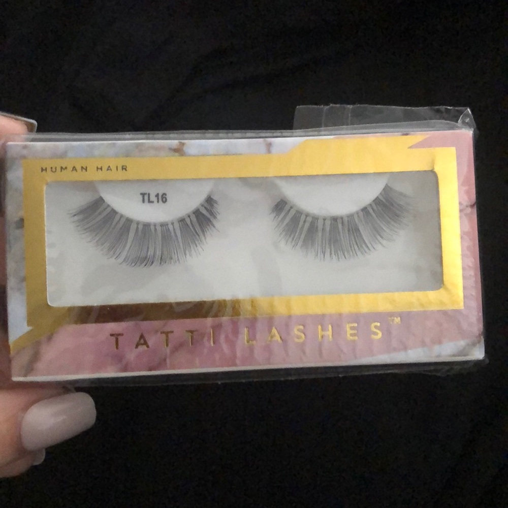 Tatti 16 lashes